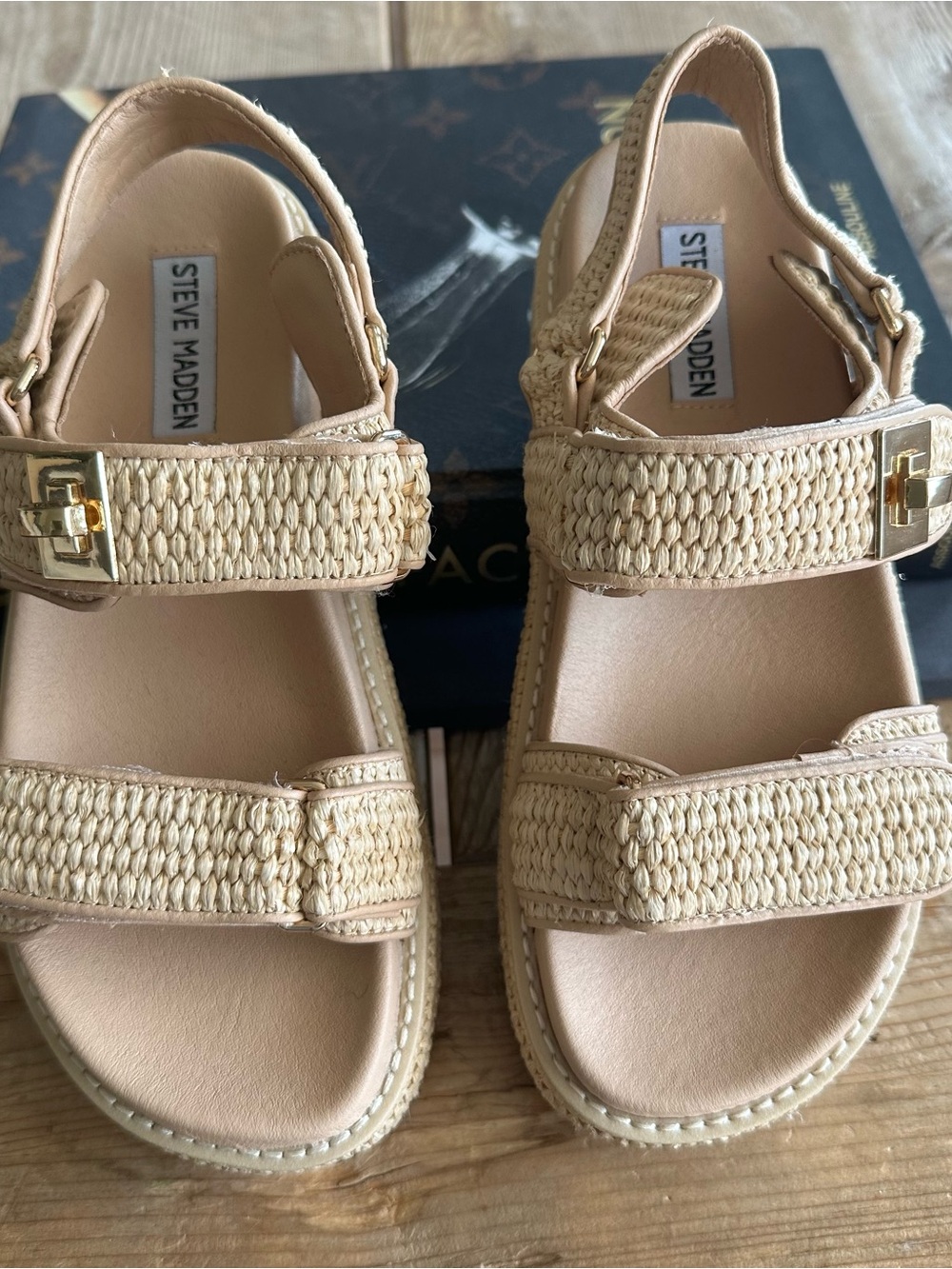Steve Madden Bigmona Raffia Sandals • WOMENS SIZE 7 - Picture 2 of 9